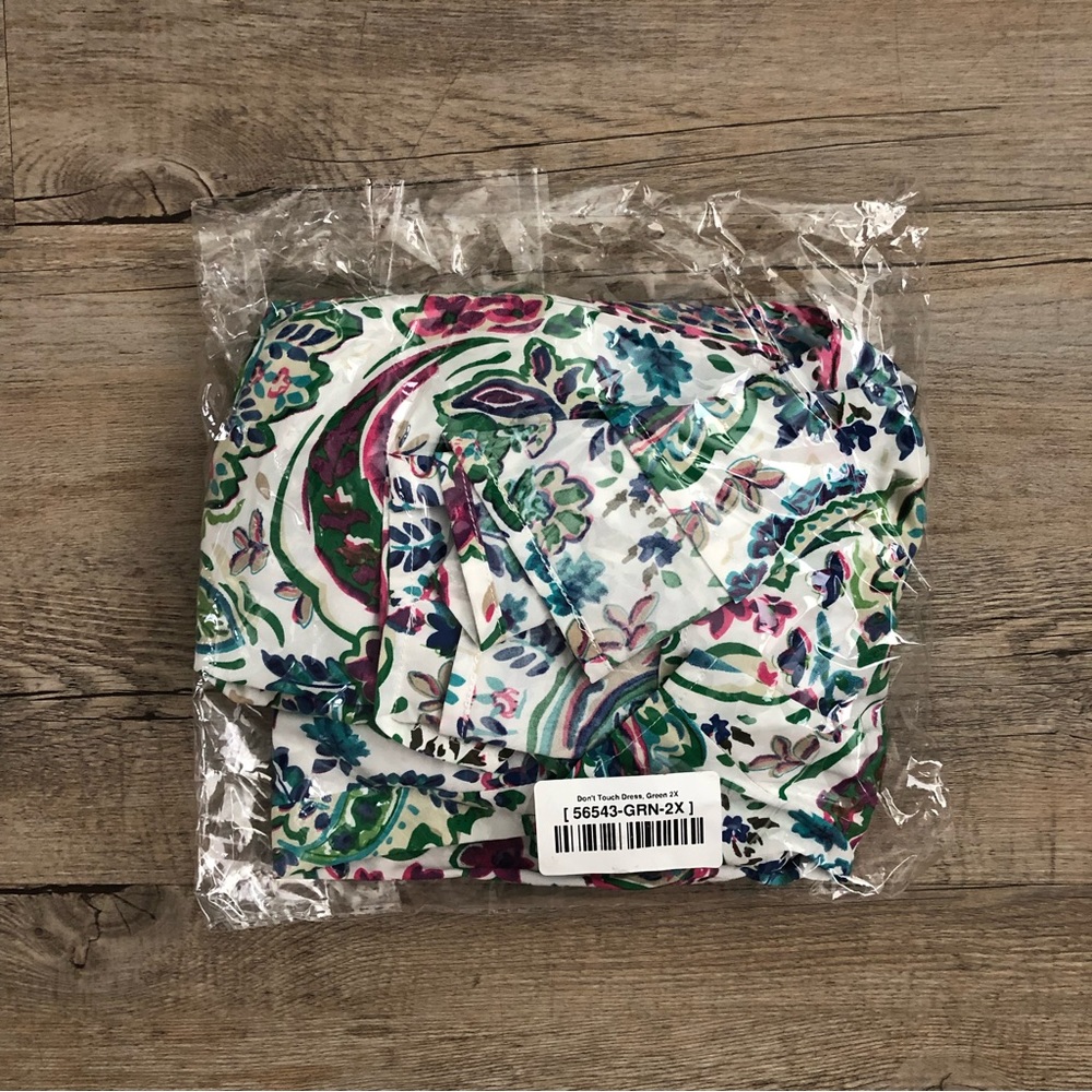 Hailey & Co. Paisley Print Dress in Green- 2XL